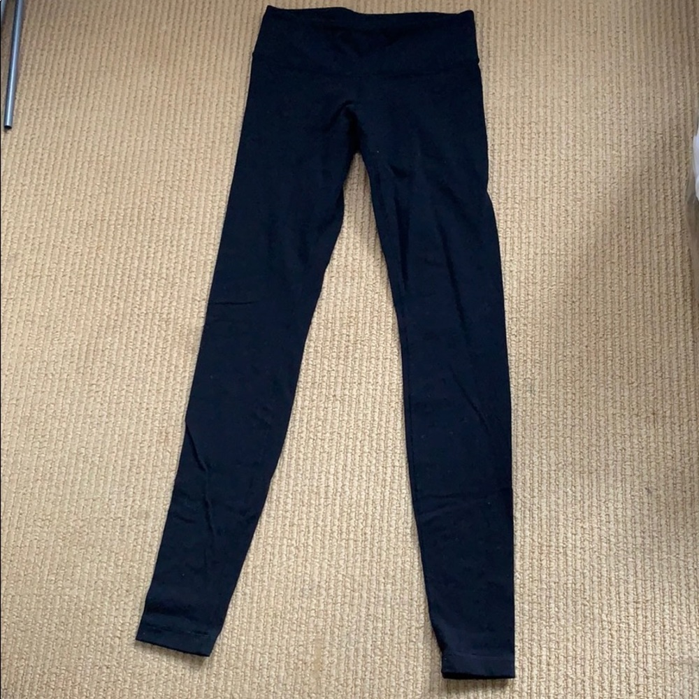 Classic black lululemon leggings